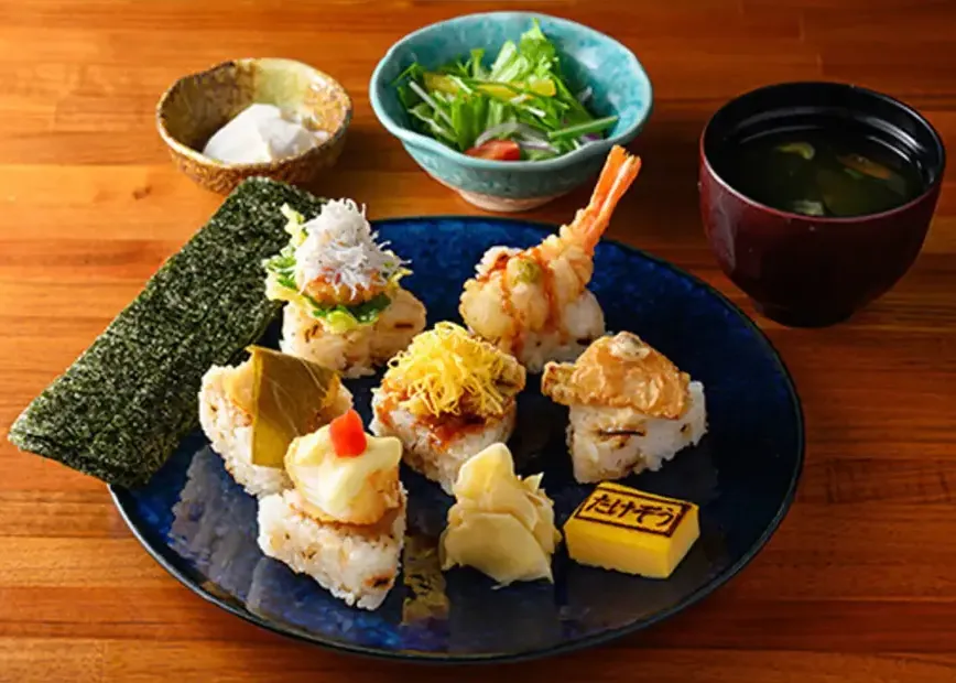 たけぞうの天むすの盛り合わせ
